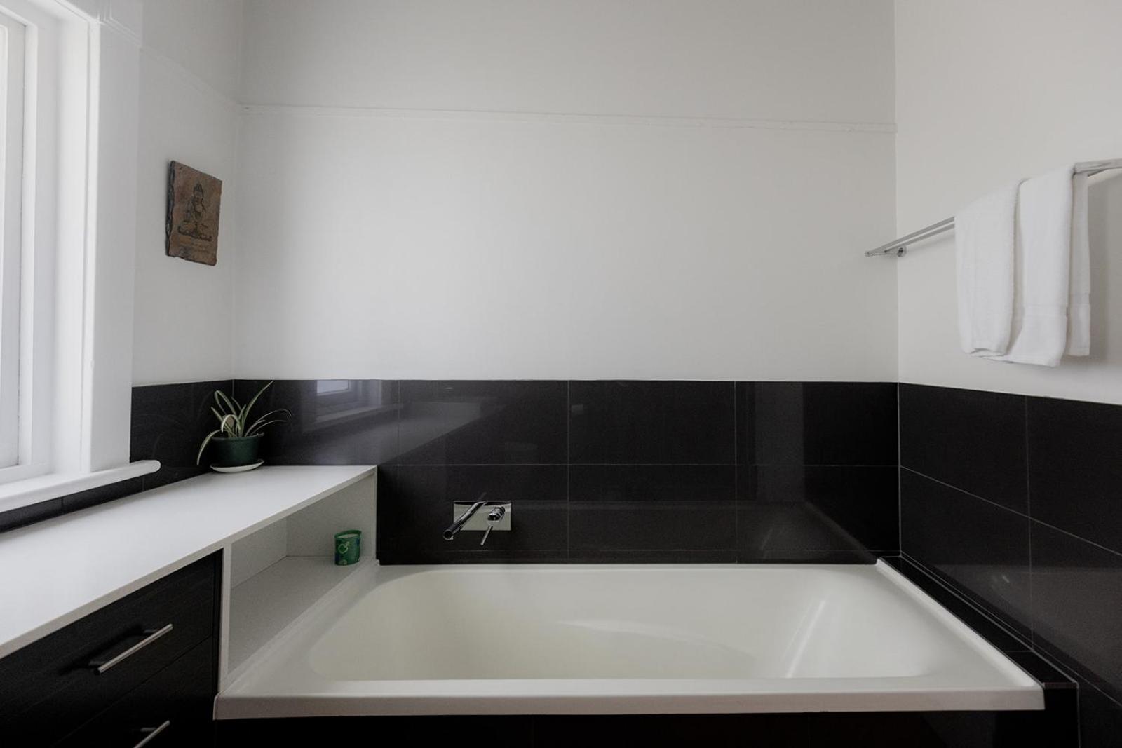Spacious home near the Derwent in Sandy Bay