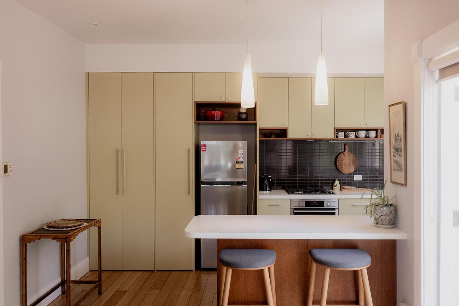 Spacious home near the Derwent in Sandy Bay