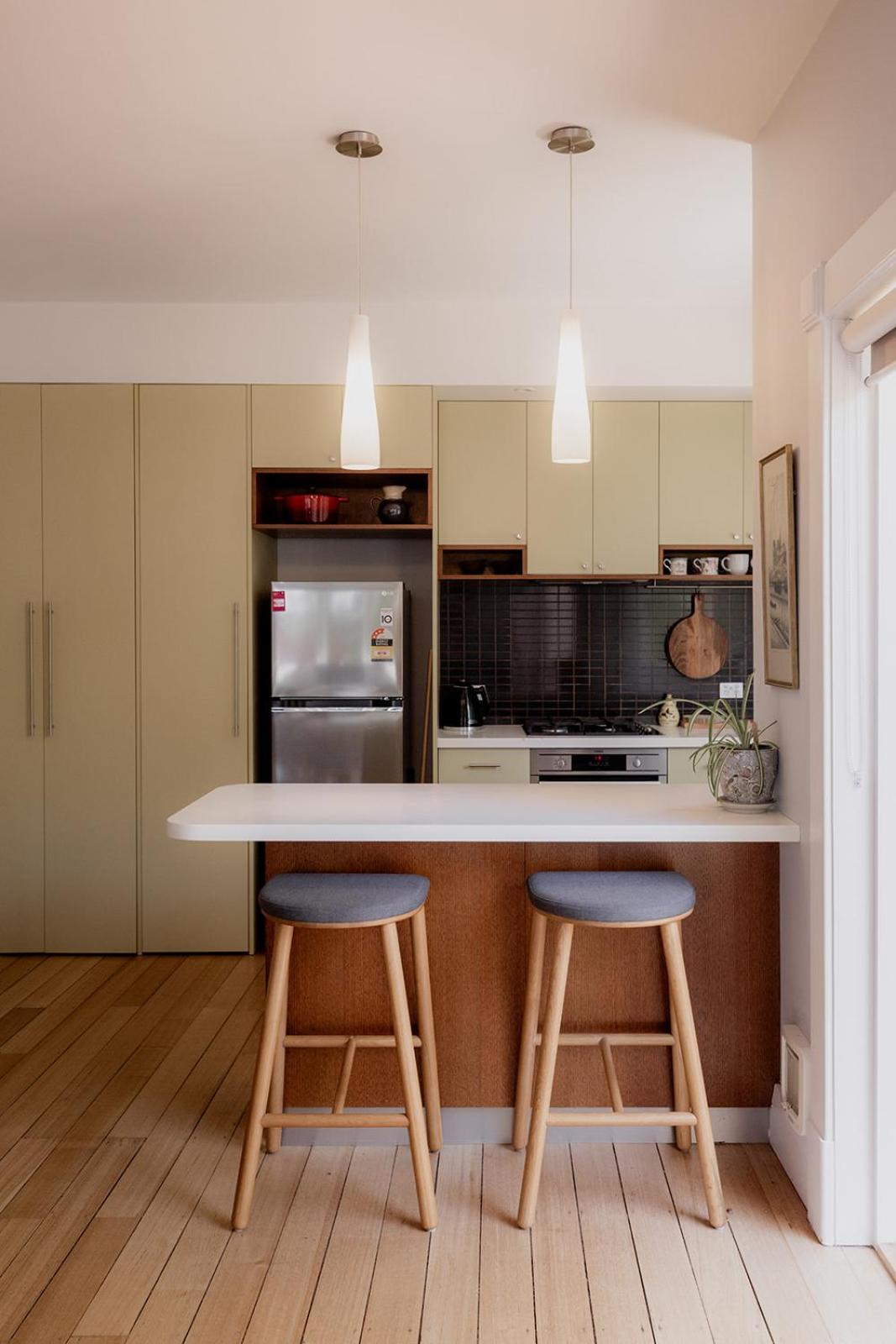 Spacious home near the Derwent in Sandy Bay