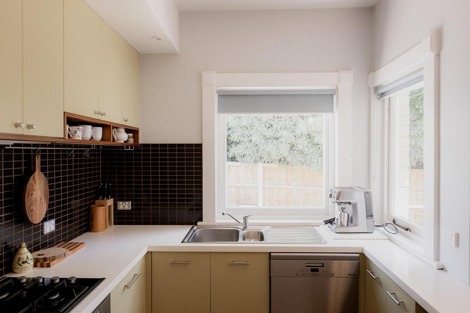 Spacious home near the Derwent in Sandy Bay