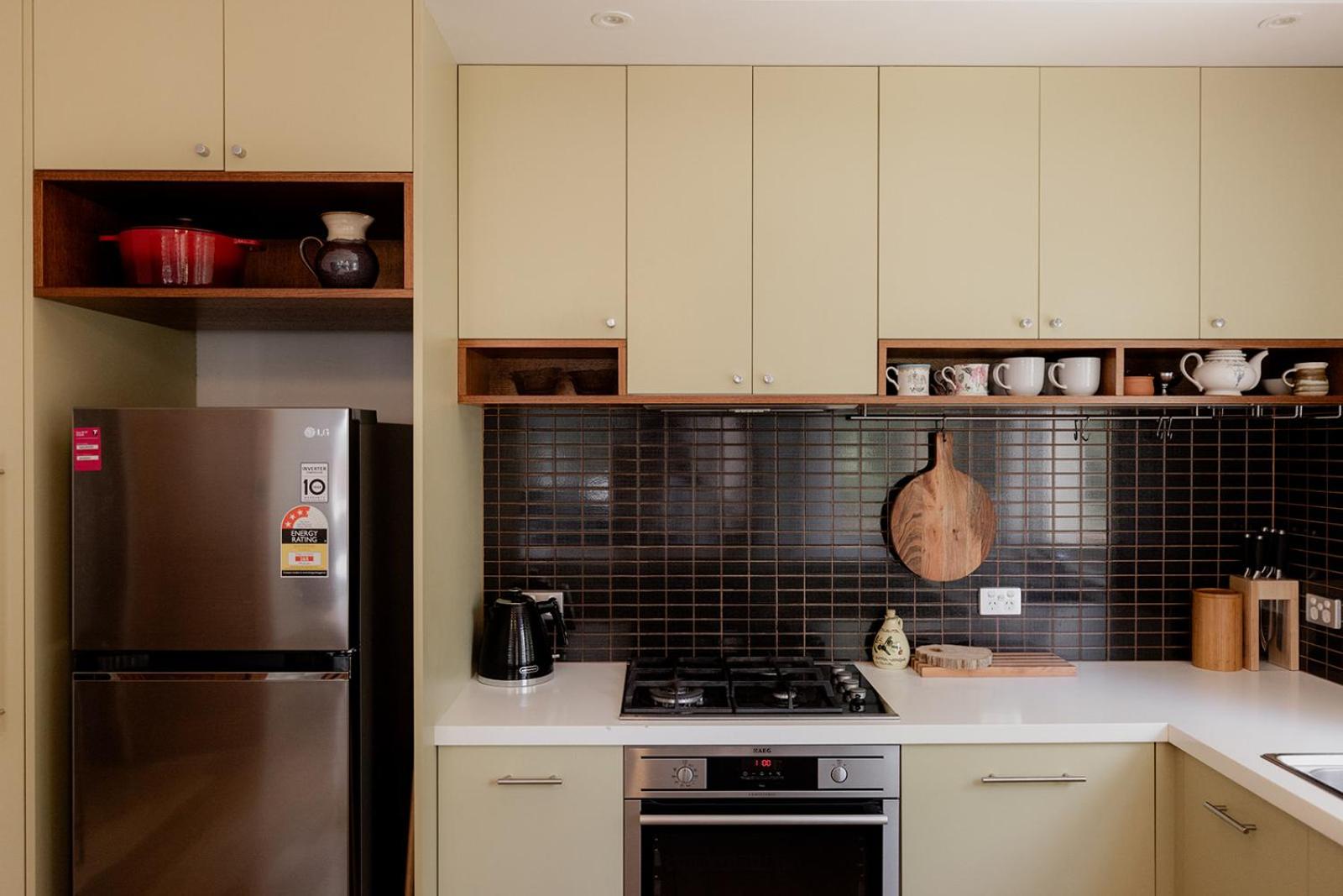 Spacious home near the Derwent in Sandy Bay