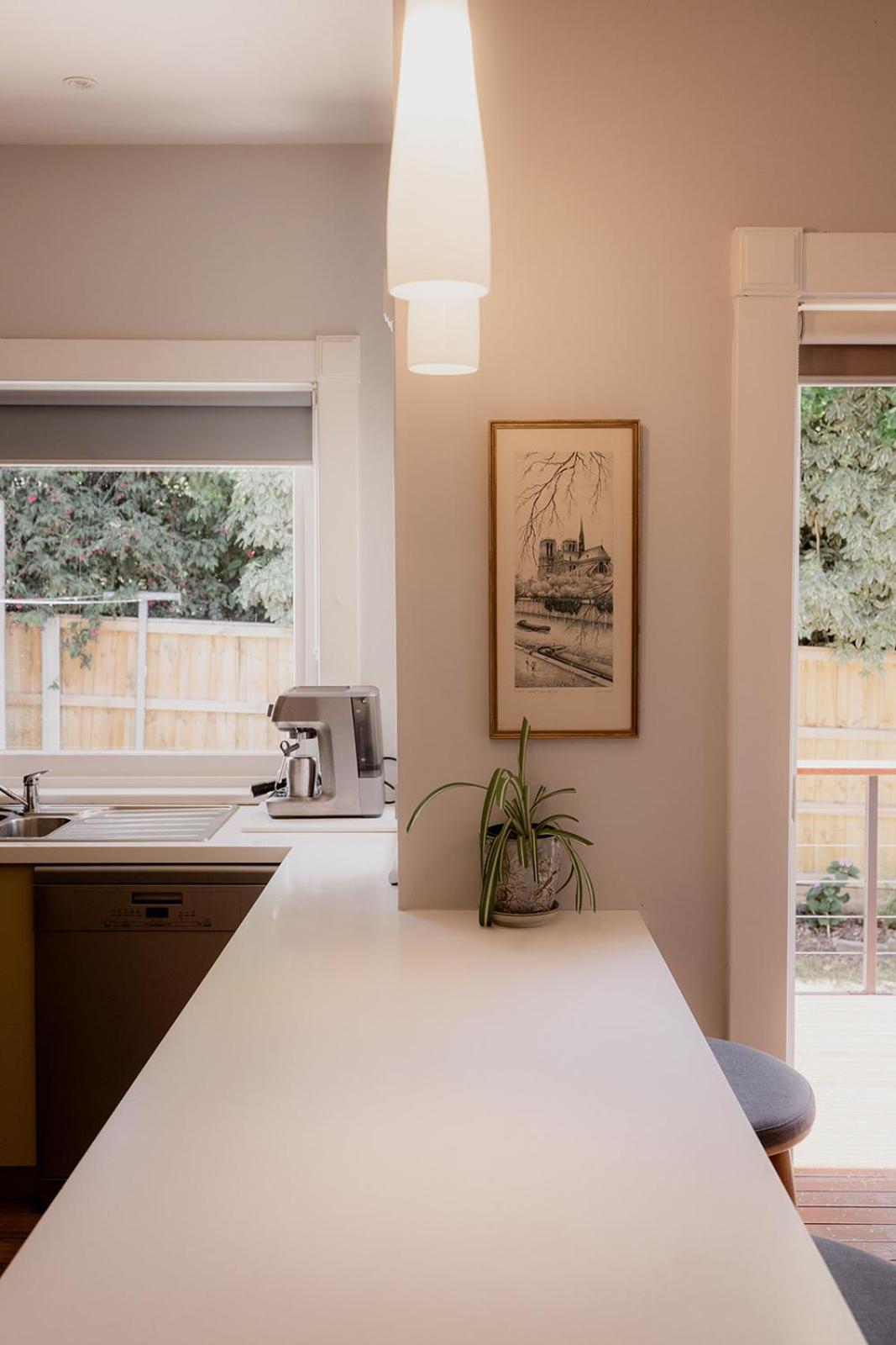 Spacious home near the Derwent in Sandy Bay