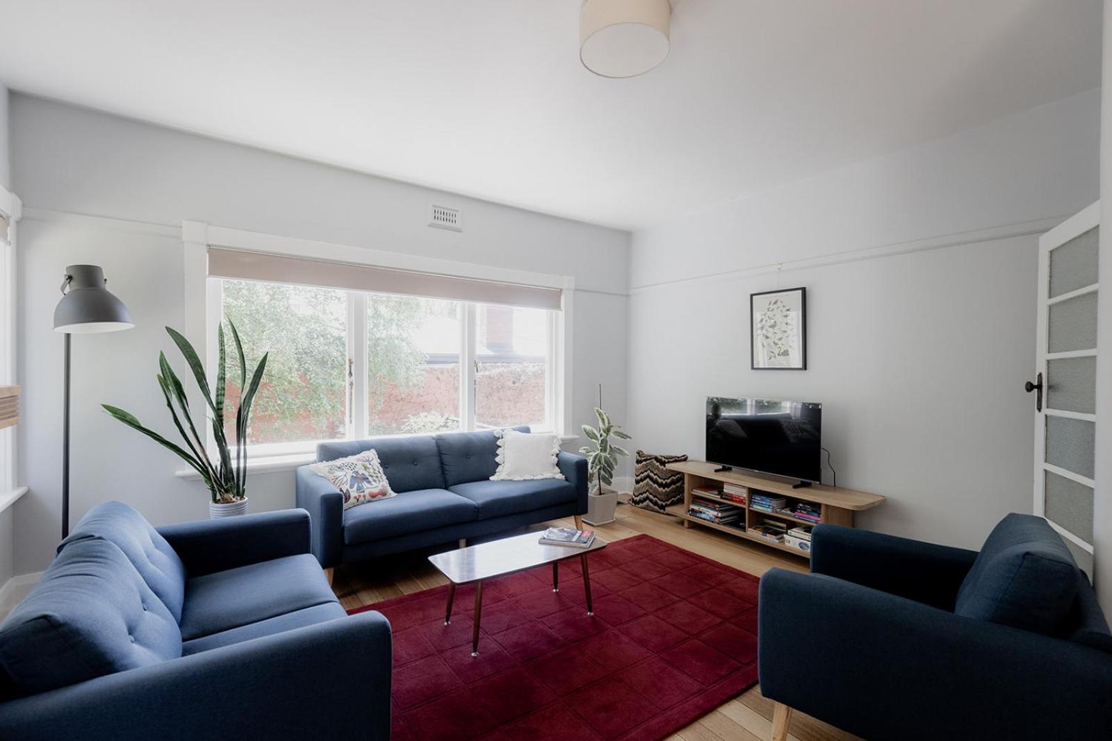 Spacious home near the Derwent in Sandy Bay