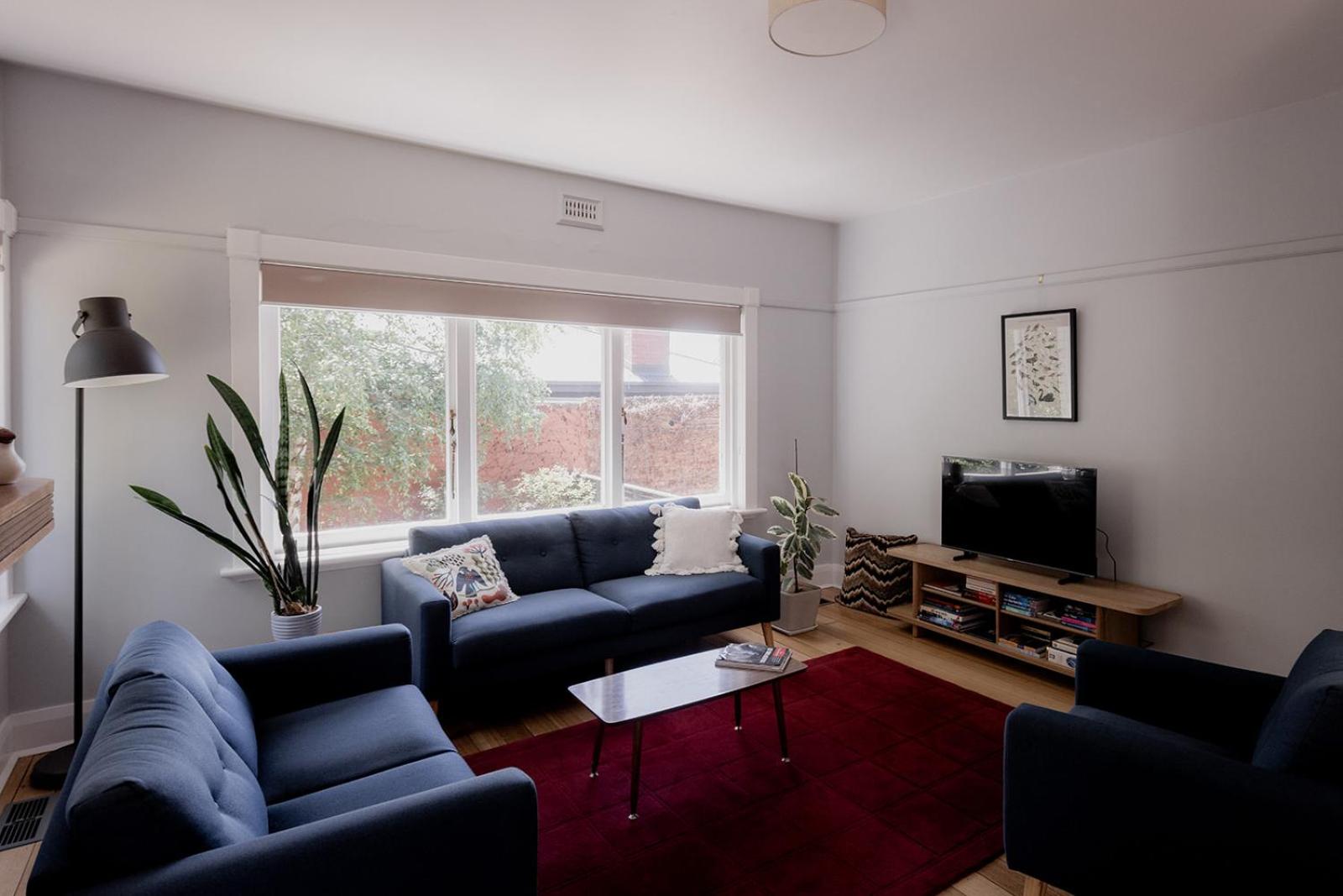 Spacious home near the Derwent in Sandy Bay