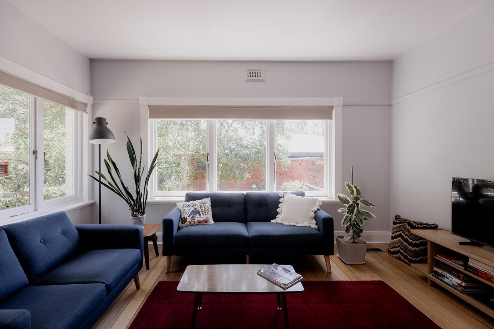 Spacious home near the Derwent in Sandy Bay