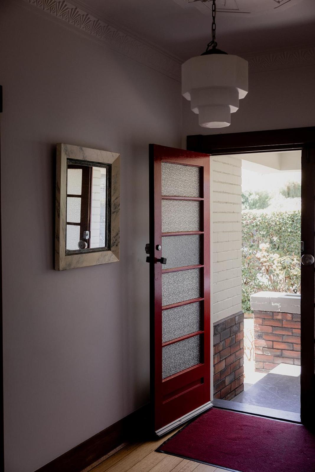 Spacious home near the Derwent in Sandy Bay