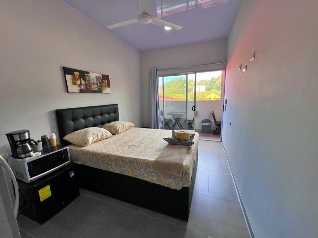 CASA MARIPOSA en Punta Leona a 500 metros de la playa FULL EQUIPADA Espacio y precio a tu medida Posibilidad de alquilar la casa entera, dos apartamentos a