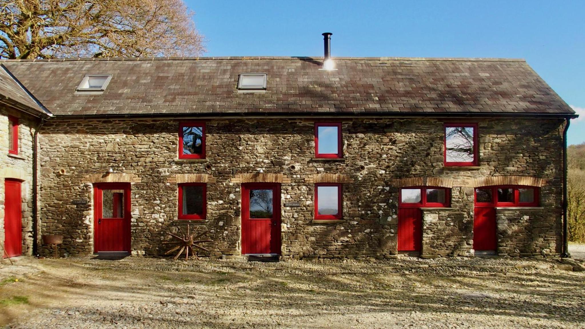Cambrian Cottages - Charming Countryside Barn