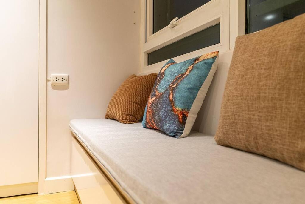 The Rixx Stylish in D1 at Ben Thanh with Netflix pool bathtub