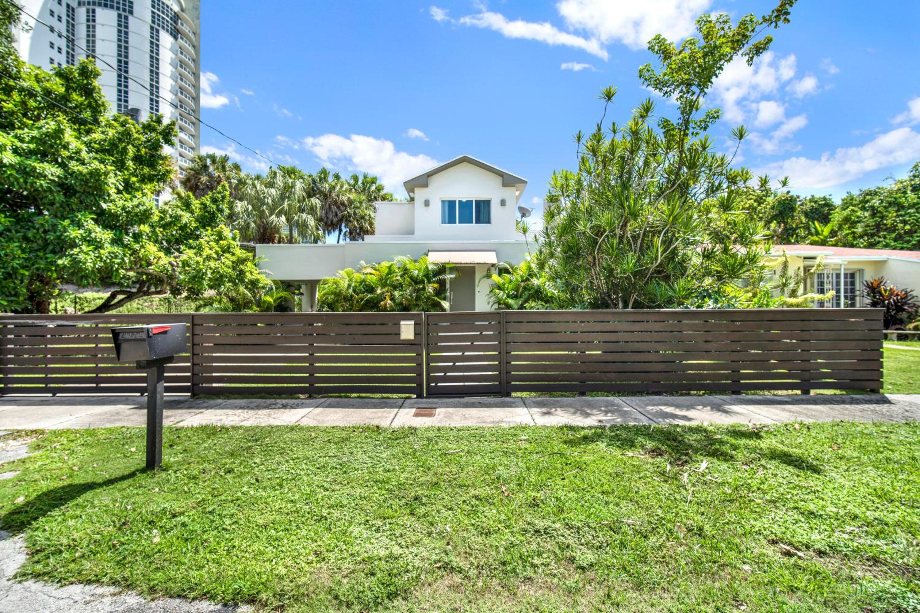 Stunning Home LifeStyle Miami