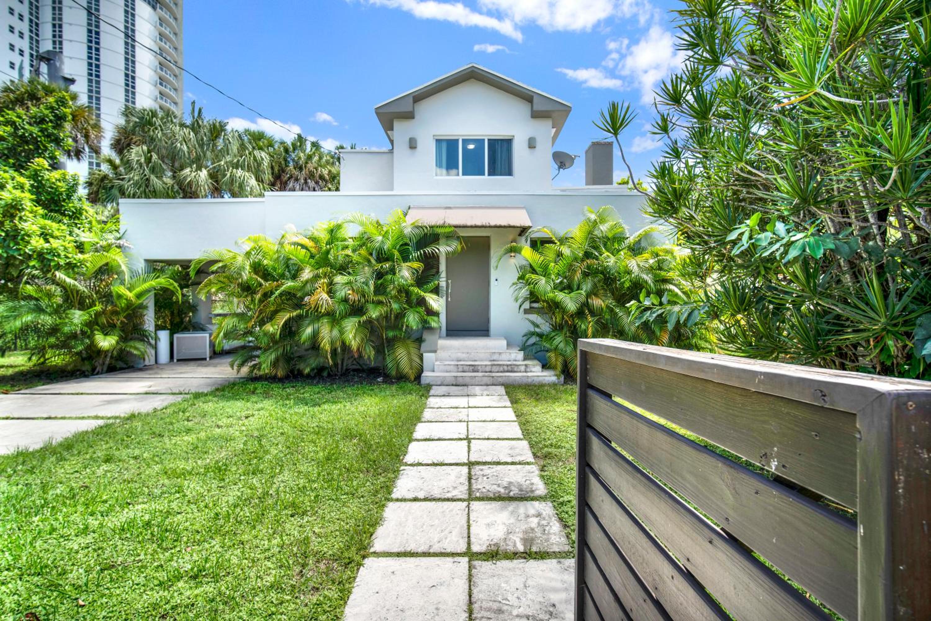Stunning Home LifeStyle Miami