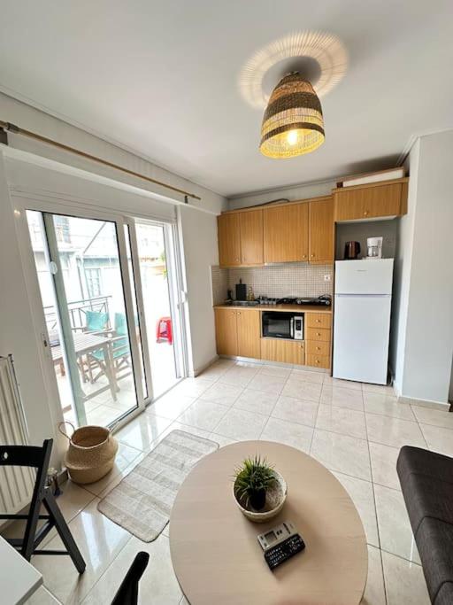 6th Floor Balcony Apt Acropolis