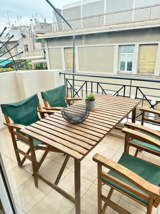 6th Floor Balcony Apt Acropolis