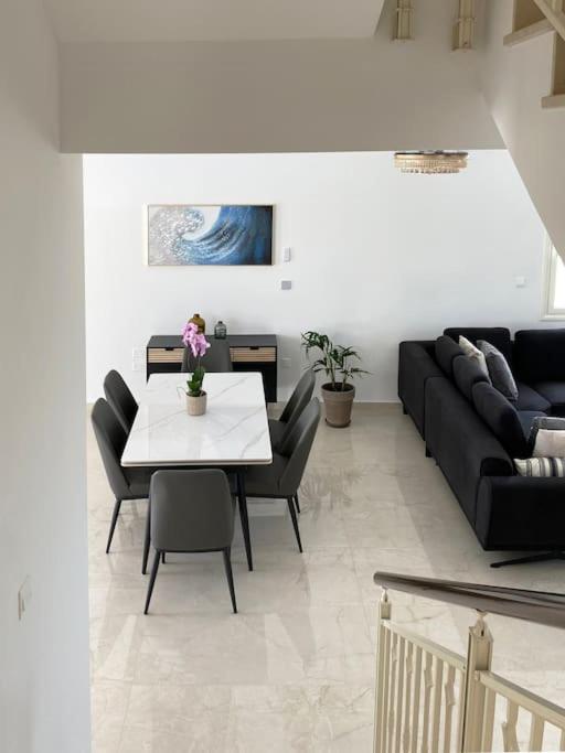 Brand new 4 bedroom villa in Palodeia