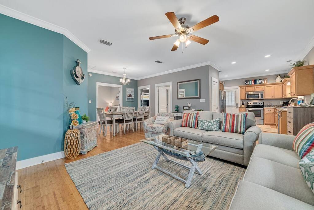 5003 Two Pools One minute to beach, tents chairs come stay at the SEA PEARL view 3