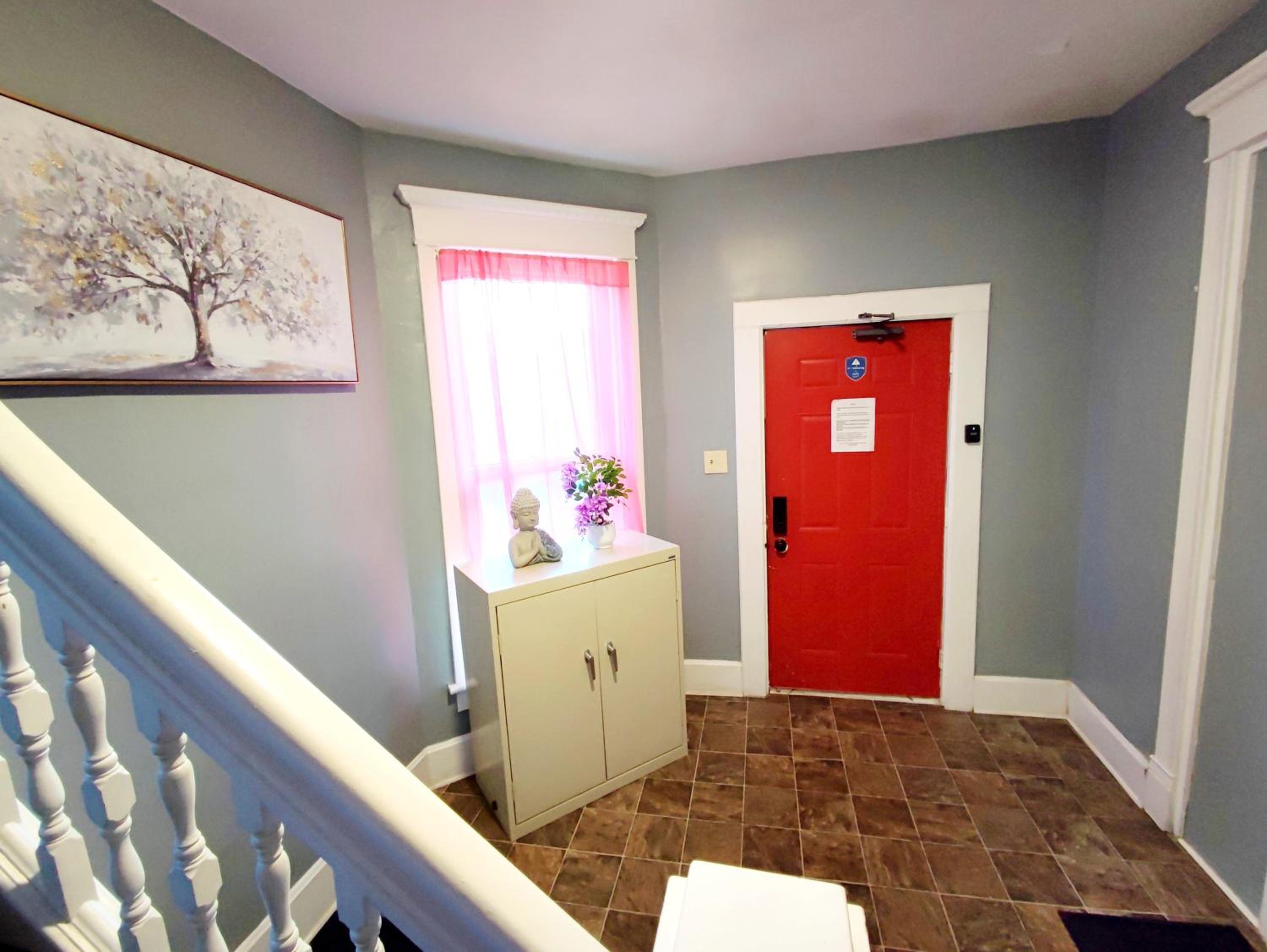 Zen Haven 3- Close to Downtown Indianapolis- Queen Bed view 3