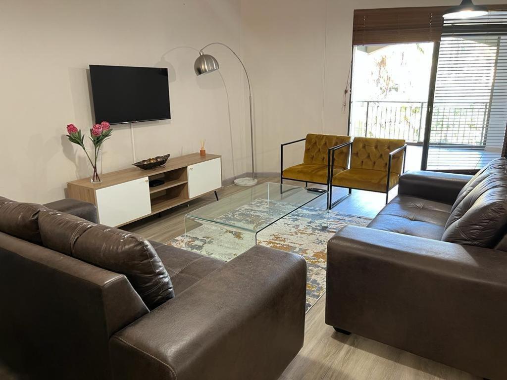 204 Island Club Luxury Apartment - Cape Town view 4
