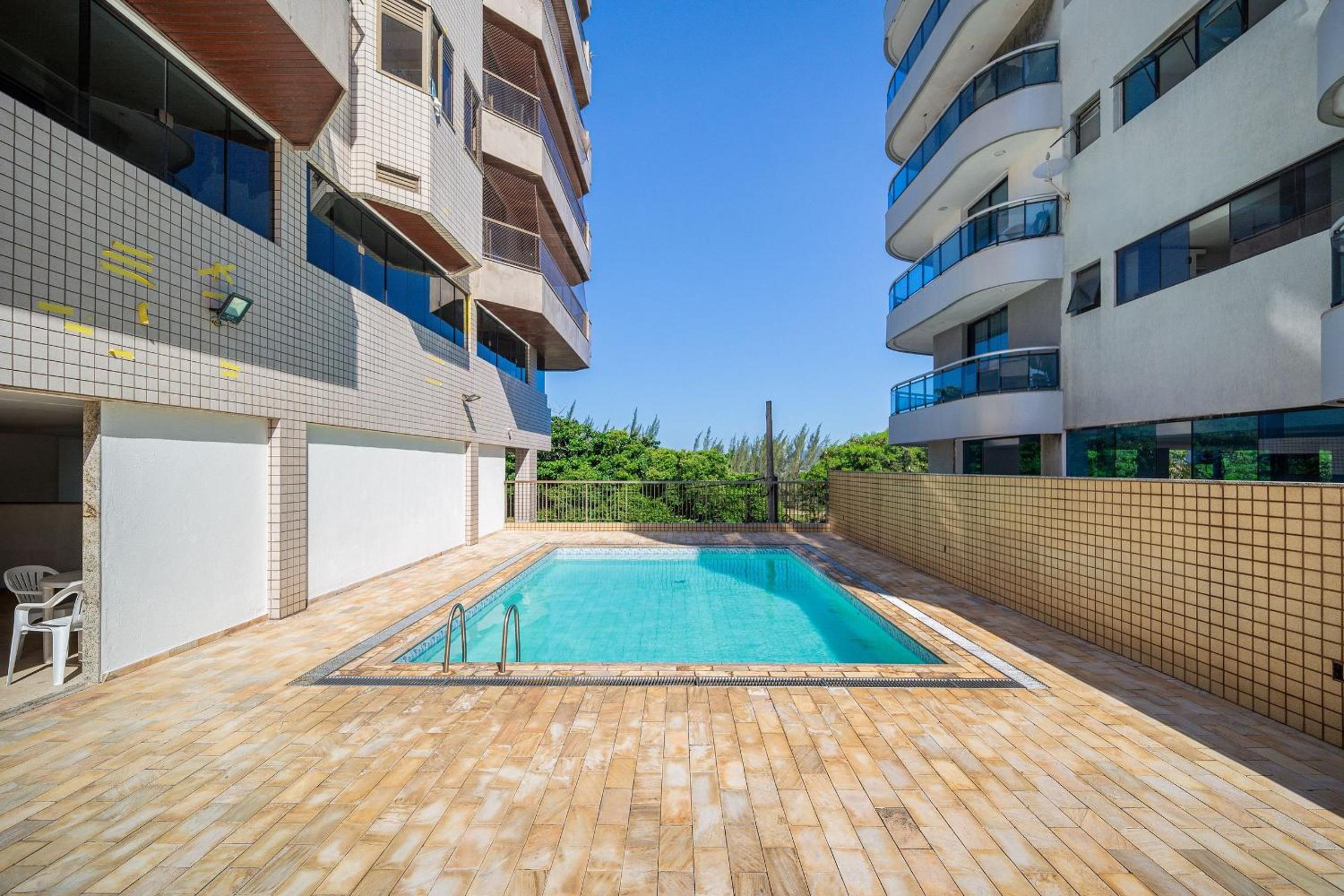 Cf05 Beachfront building, Complete 3 apartment!