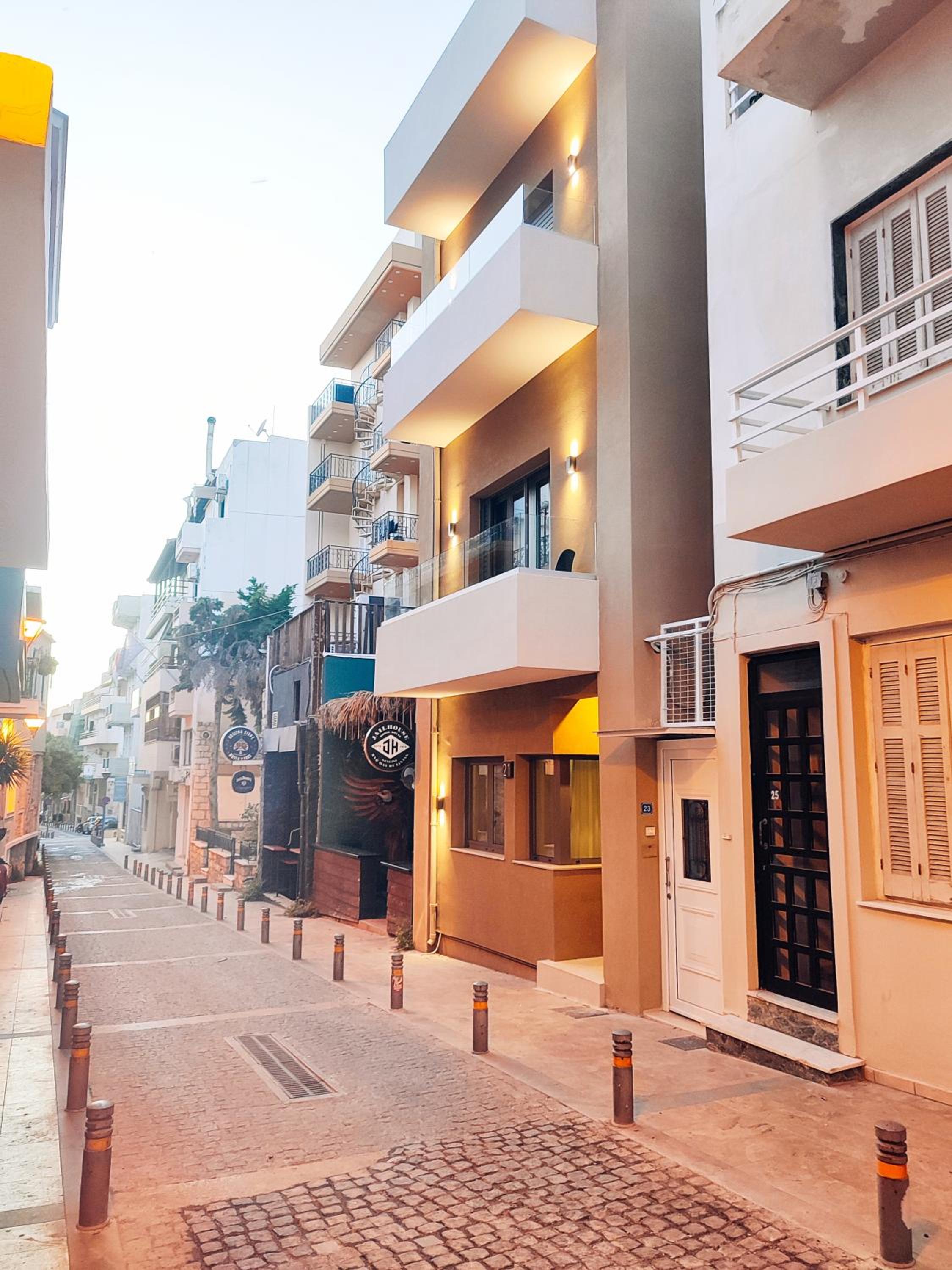 Hotel Maisonette City Center - Image 1