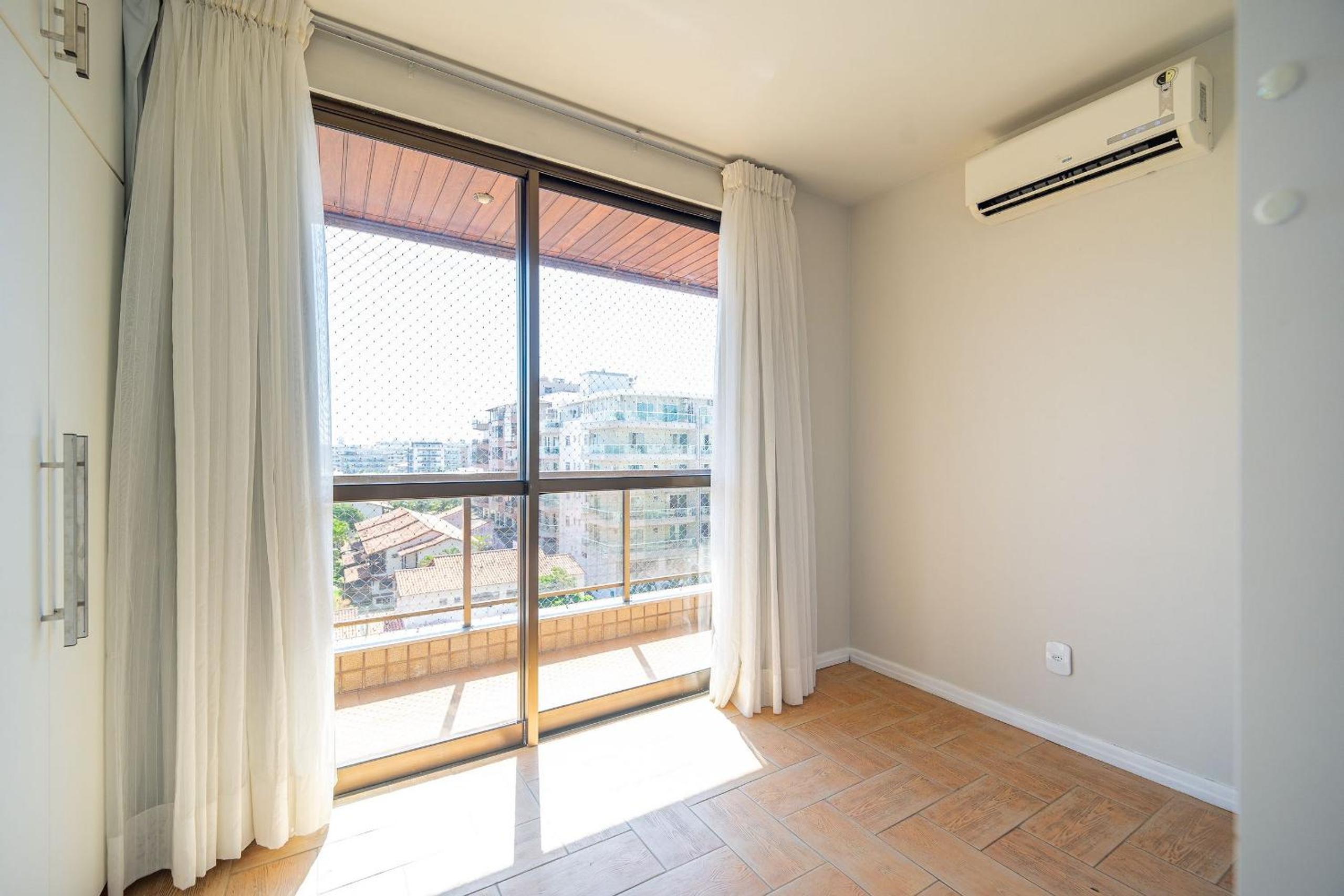 Cf05 Beachfront building, Complete 3 apartment!