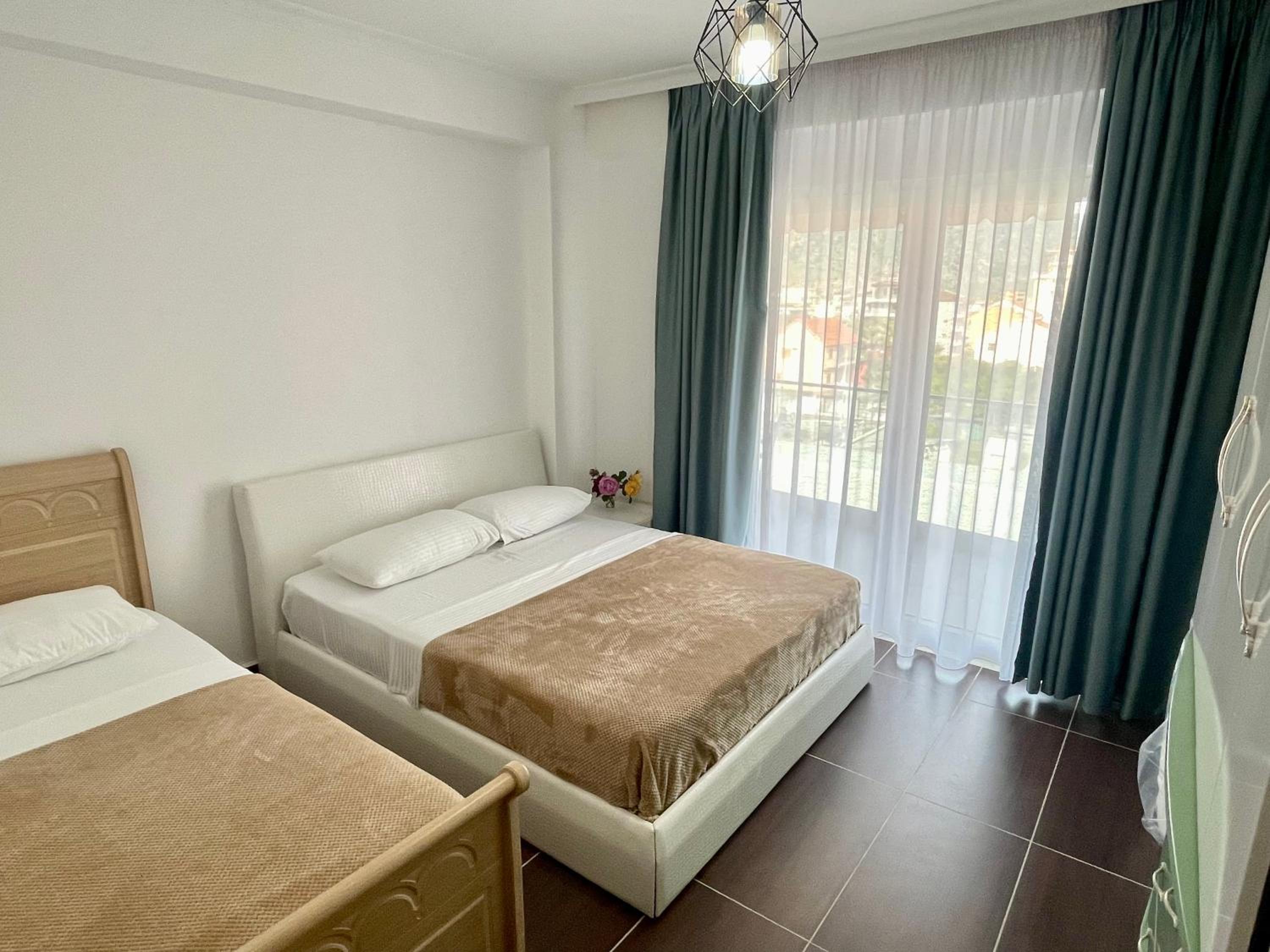 Fishta Apartment Q6 37