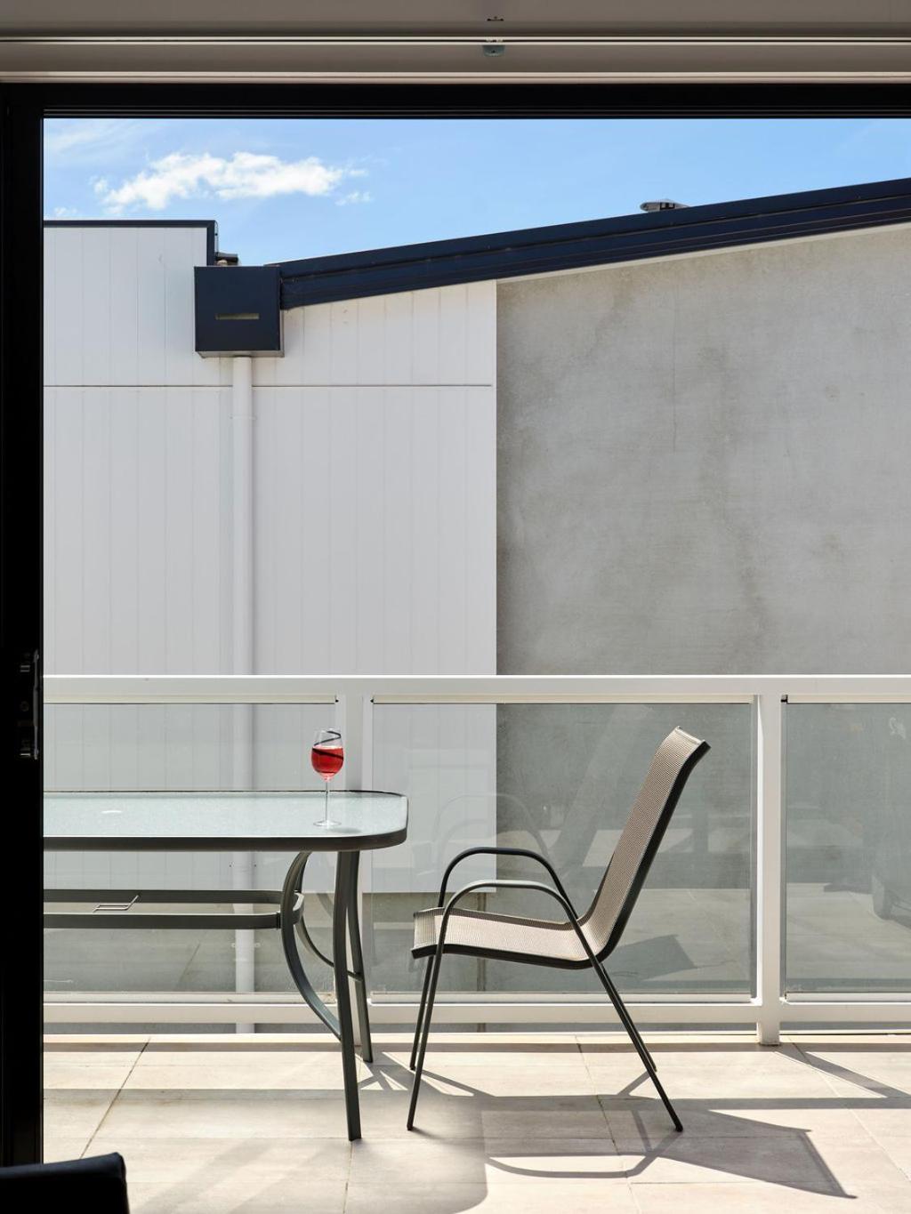 North Hobart townhouse close to the action