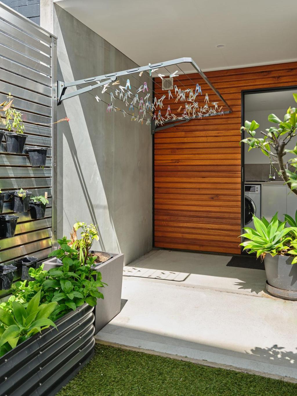 North Hobart townhouse close to the action