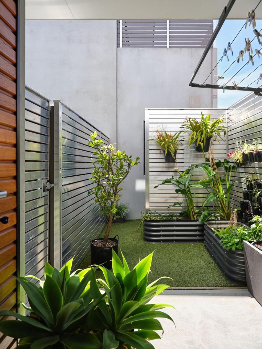 North Hobart townhouse close to the action