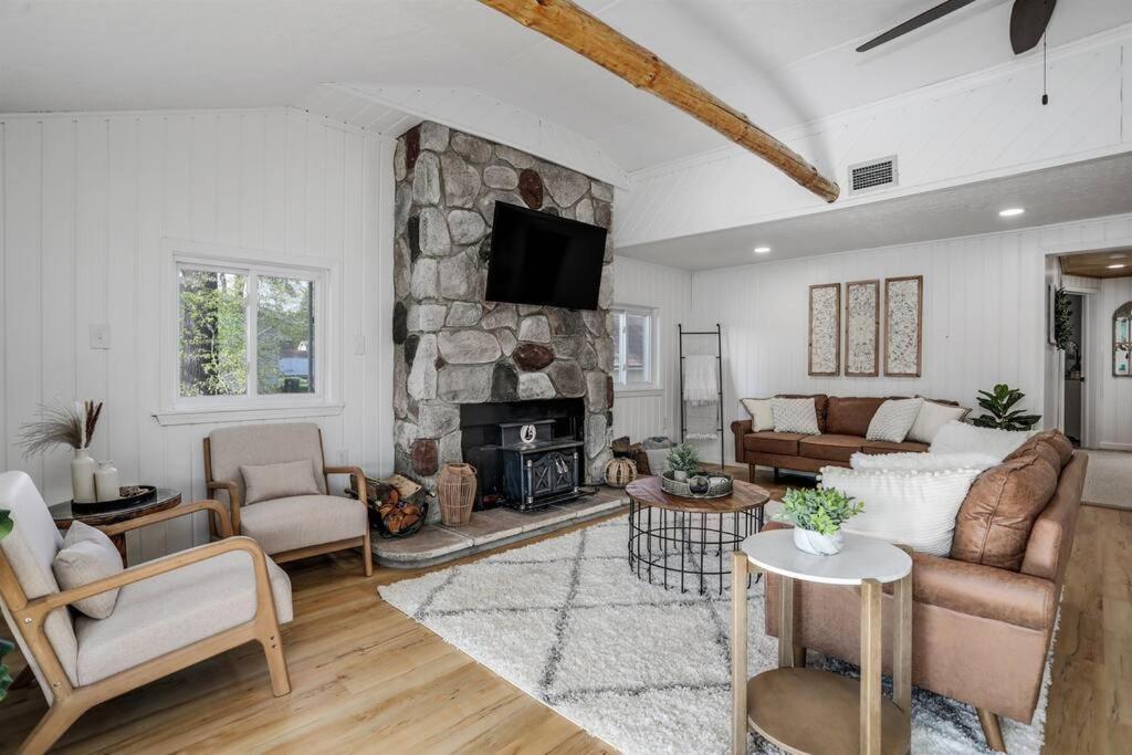 Lakefront Oasis with Private Beach, Sleeps 8 view 3