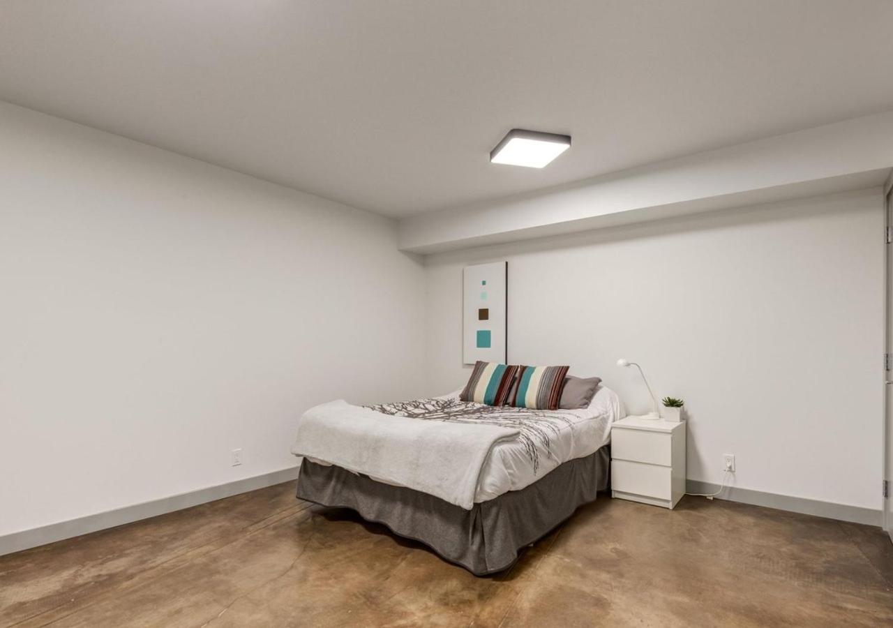 Newly Renovated Vacation Home w/ Hot Tub & Garage