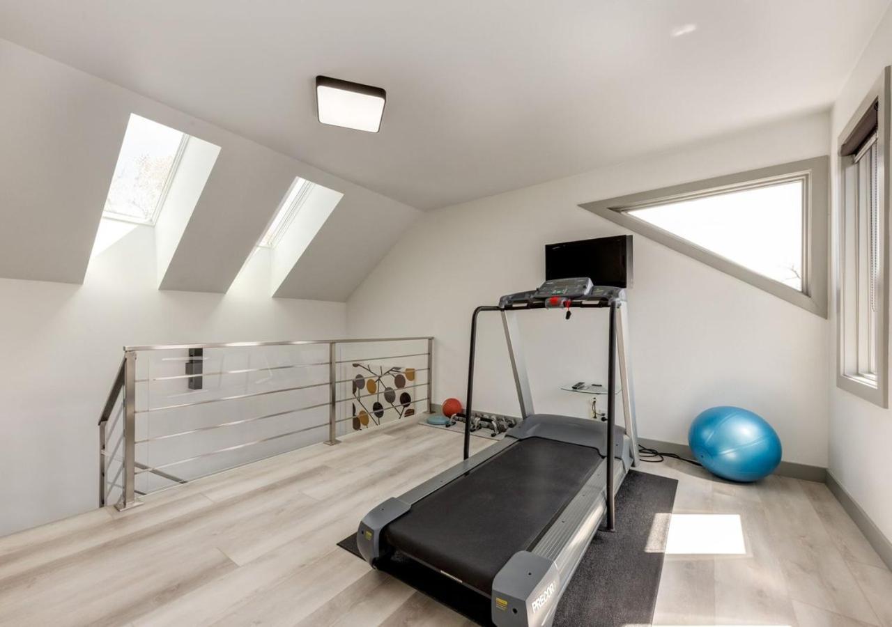 Newly Renovated Vacation Home w/ Hot Tub & Garage