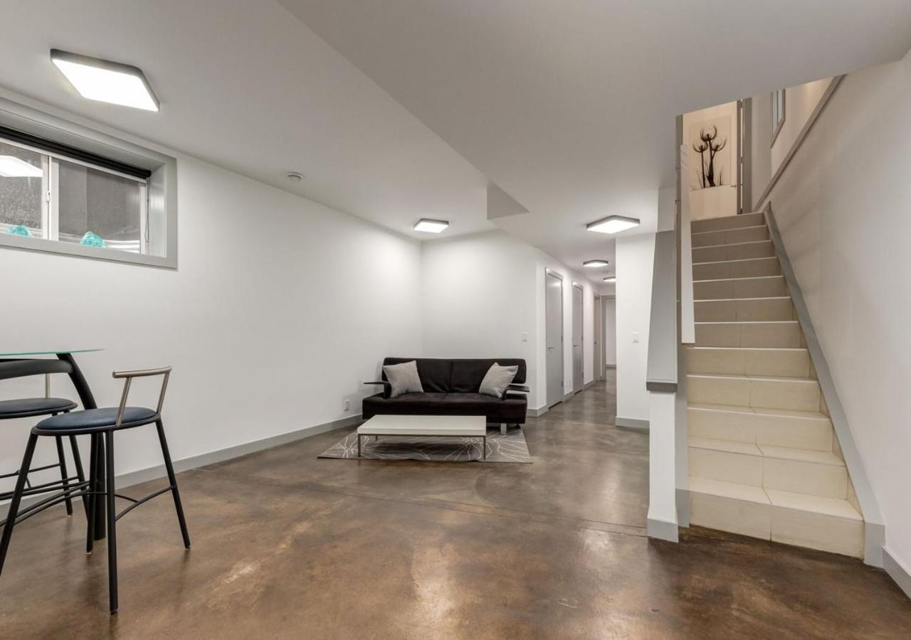 Newly Renovated Vacation Home w/ Hot Tub & Garage