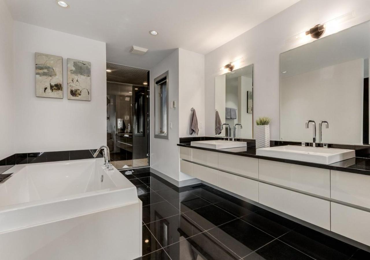 Newly Renovated Vacation Home w/ Hot Tub & Garage