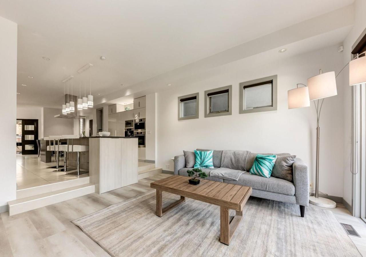 Newly Renovated Vacation Home w/ Hot Tub & Garage