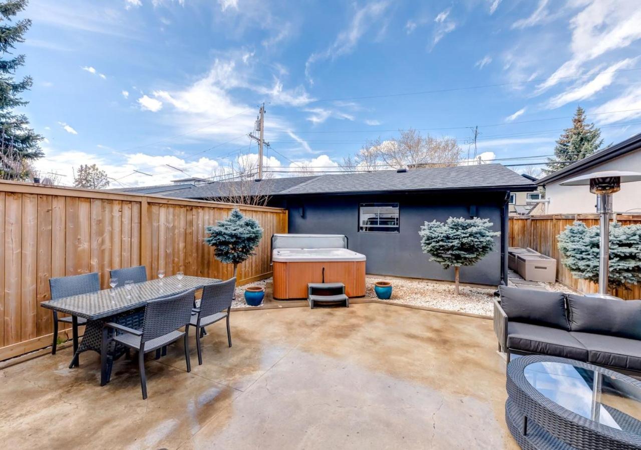 Newly Renovated Vacation Home w/ Hot Tub & Garage