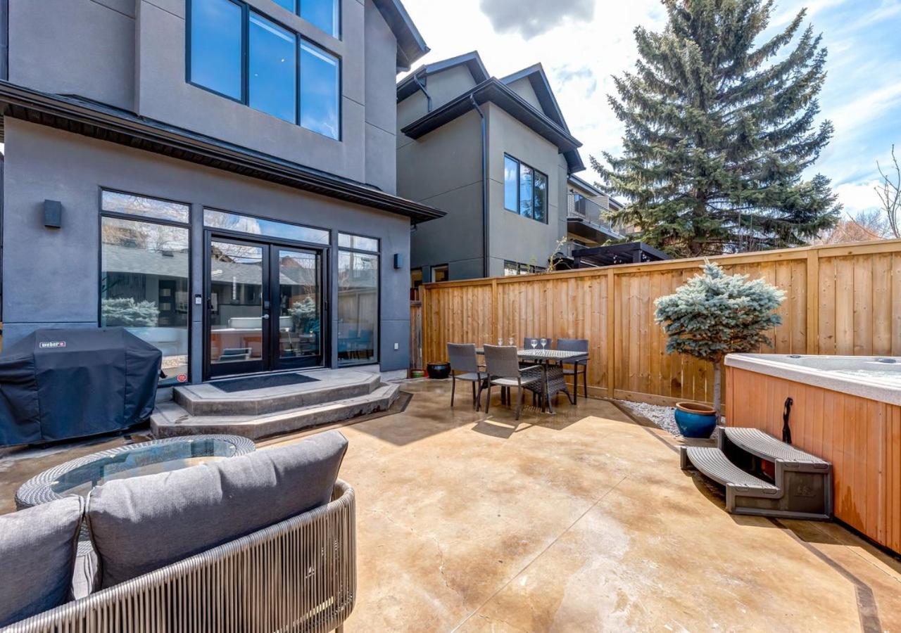 Newly Renovated Vacation Home w/ Hot Tub & Garage