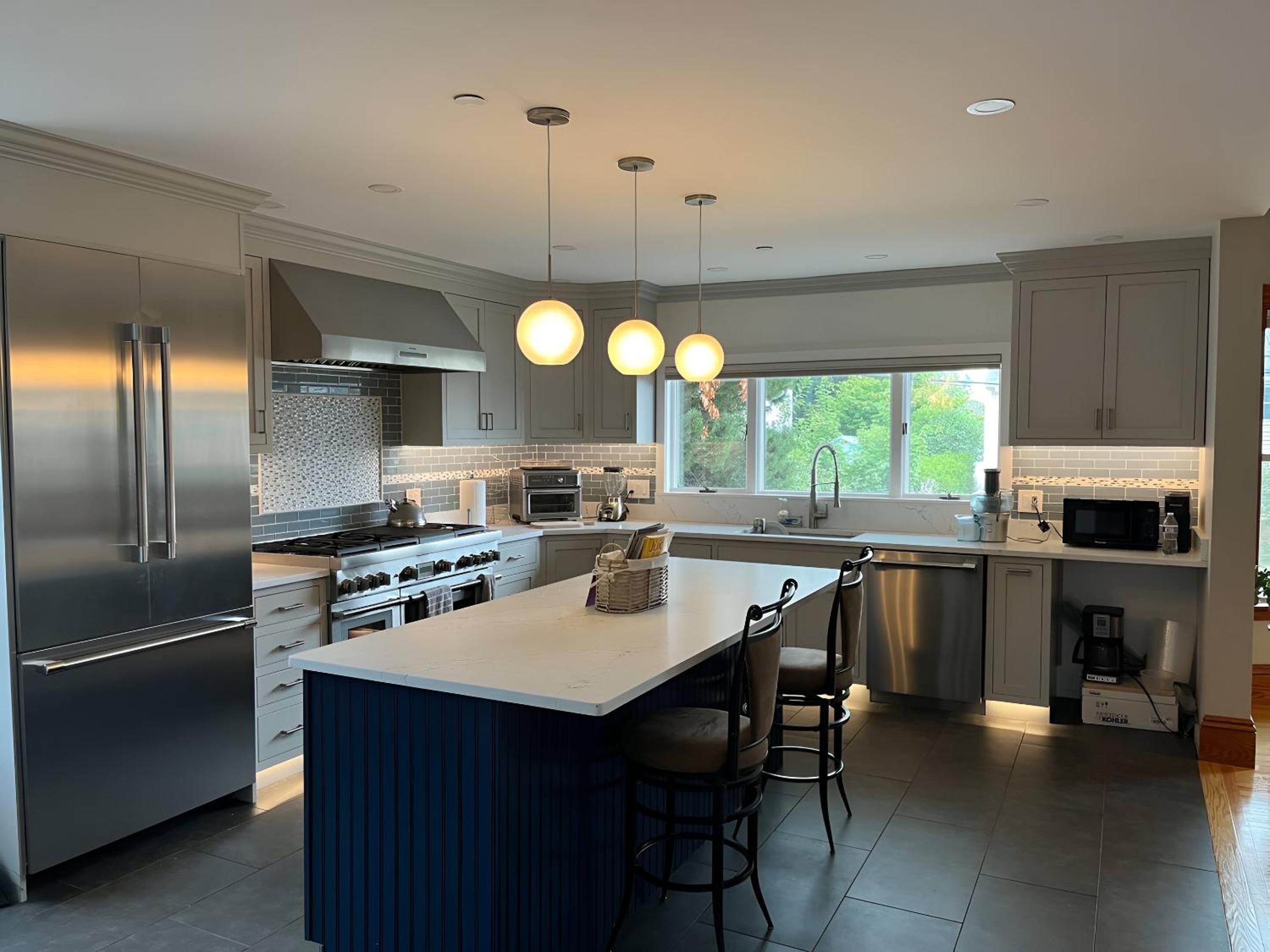 Forever Green Manor - 6 bedroom - Stunning Ocean Views view 3