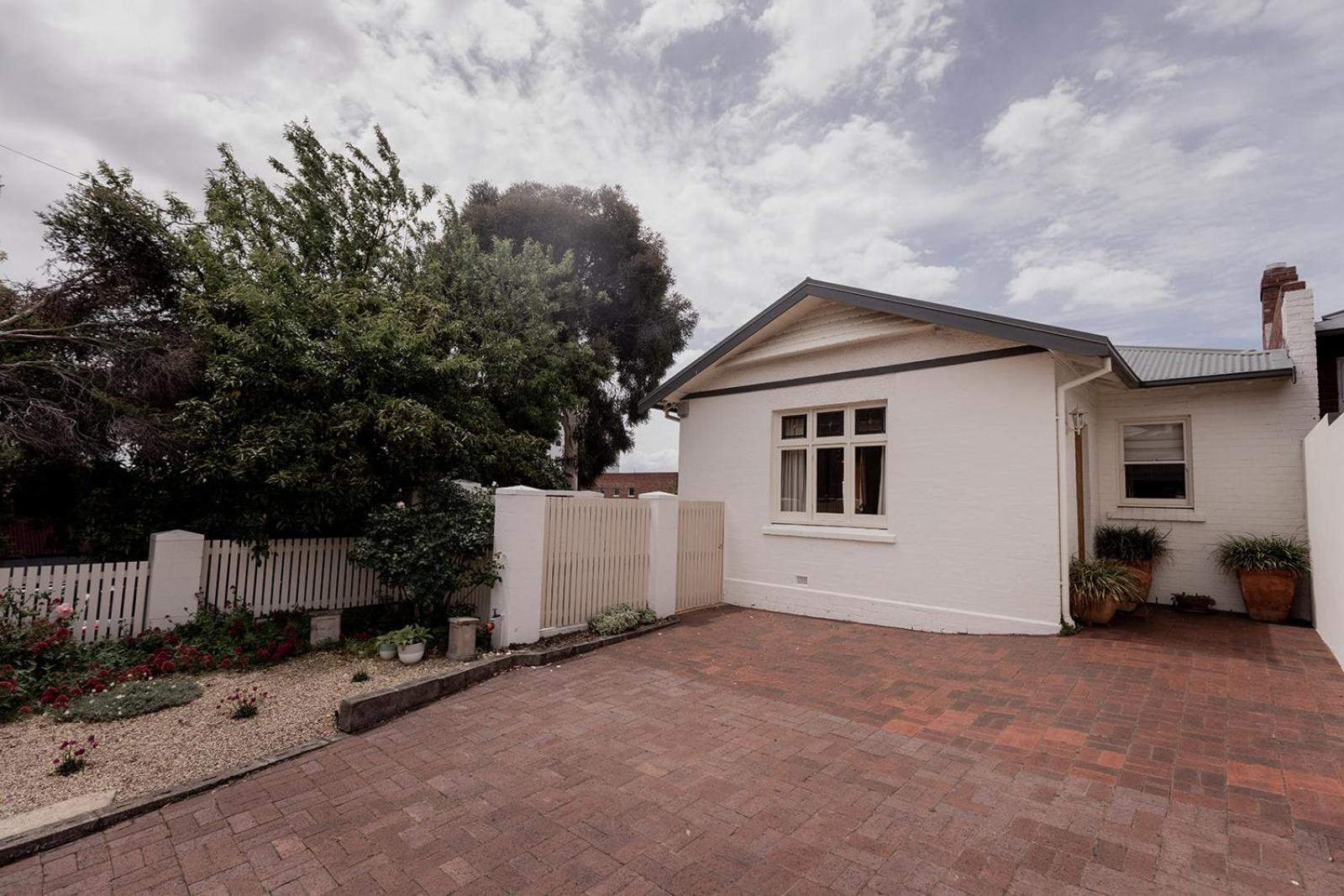 Superb 2 bedroom home only steps from Salamanca