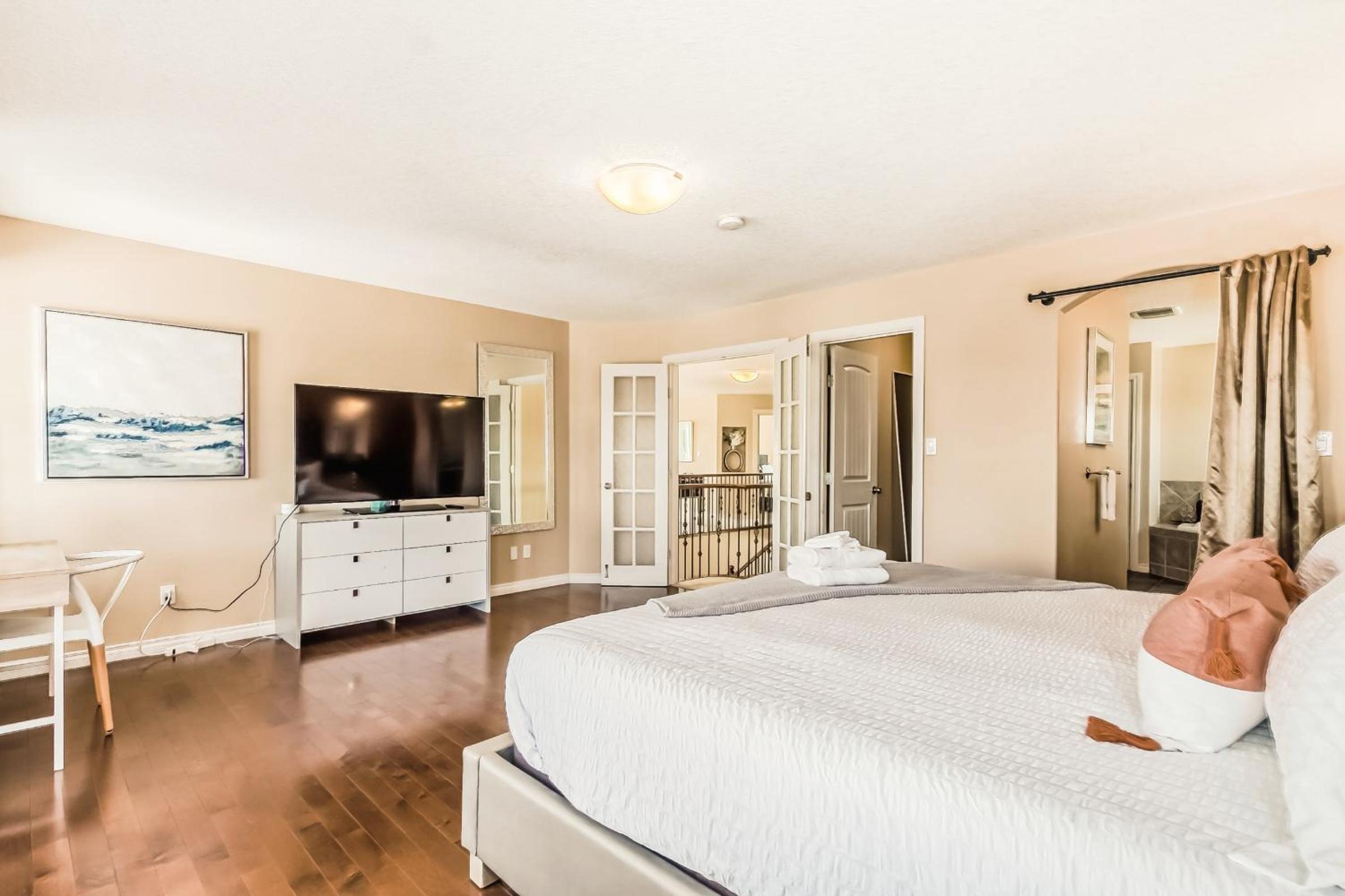 Lewis Estates Golf Course Executive Home By Henday, Whitemud, Step To Shops!