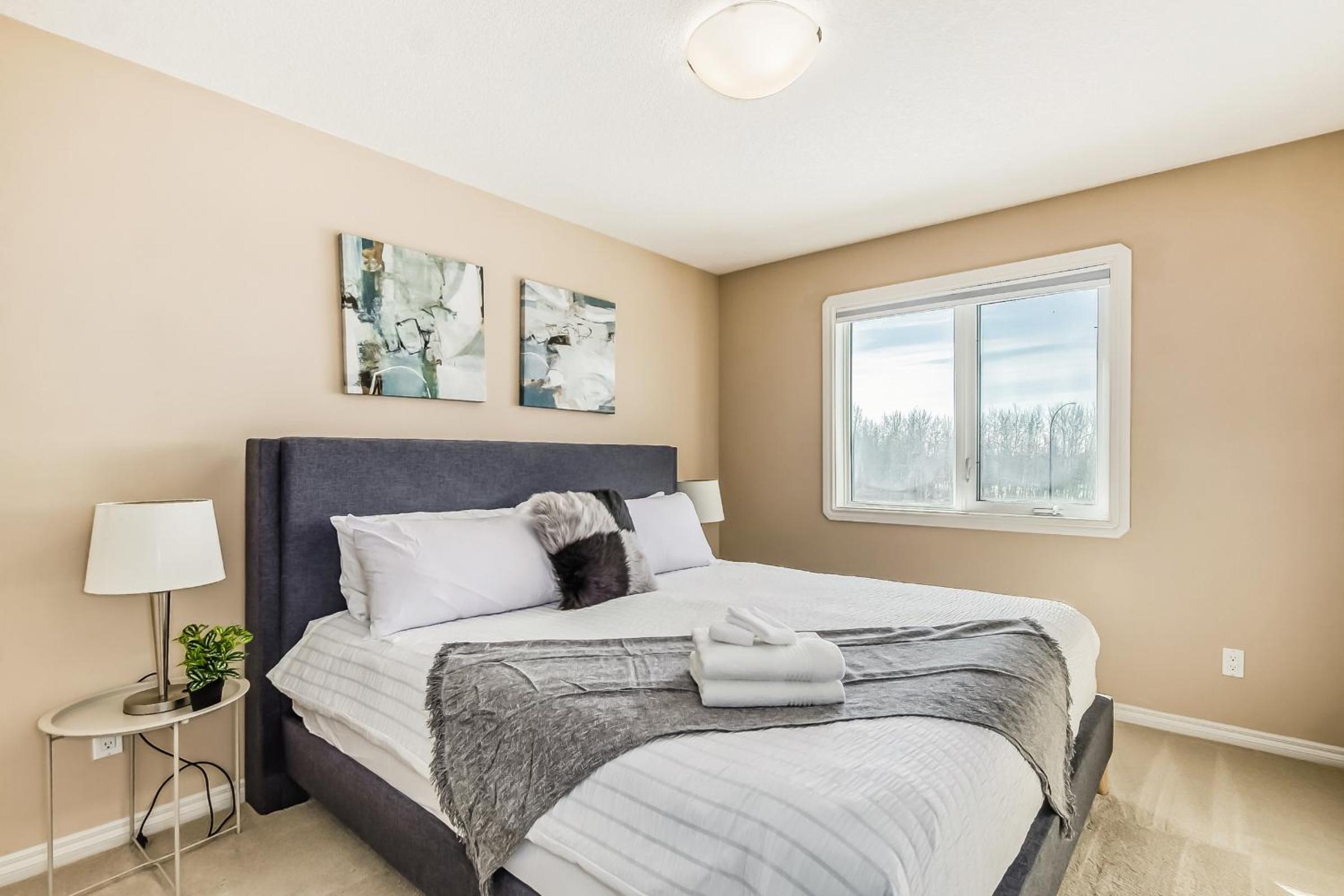 Lewis Estates Golf Course Executive Home By Henday, Whitemud, Step To Shops!