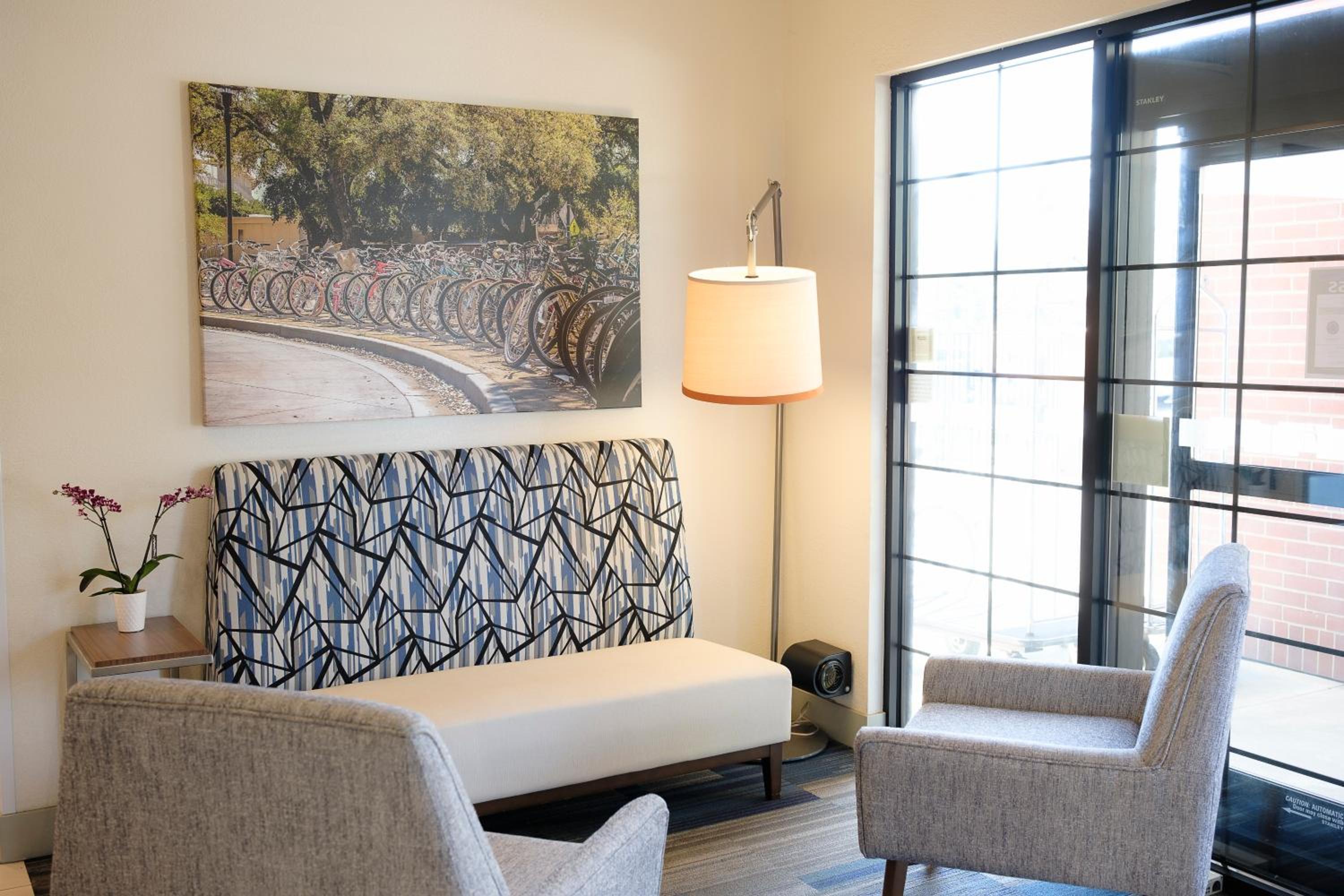 Holiday Inn Express Davis-University Area, an IHG Hotel - Property Image 13