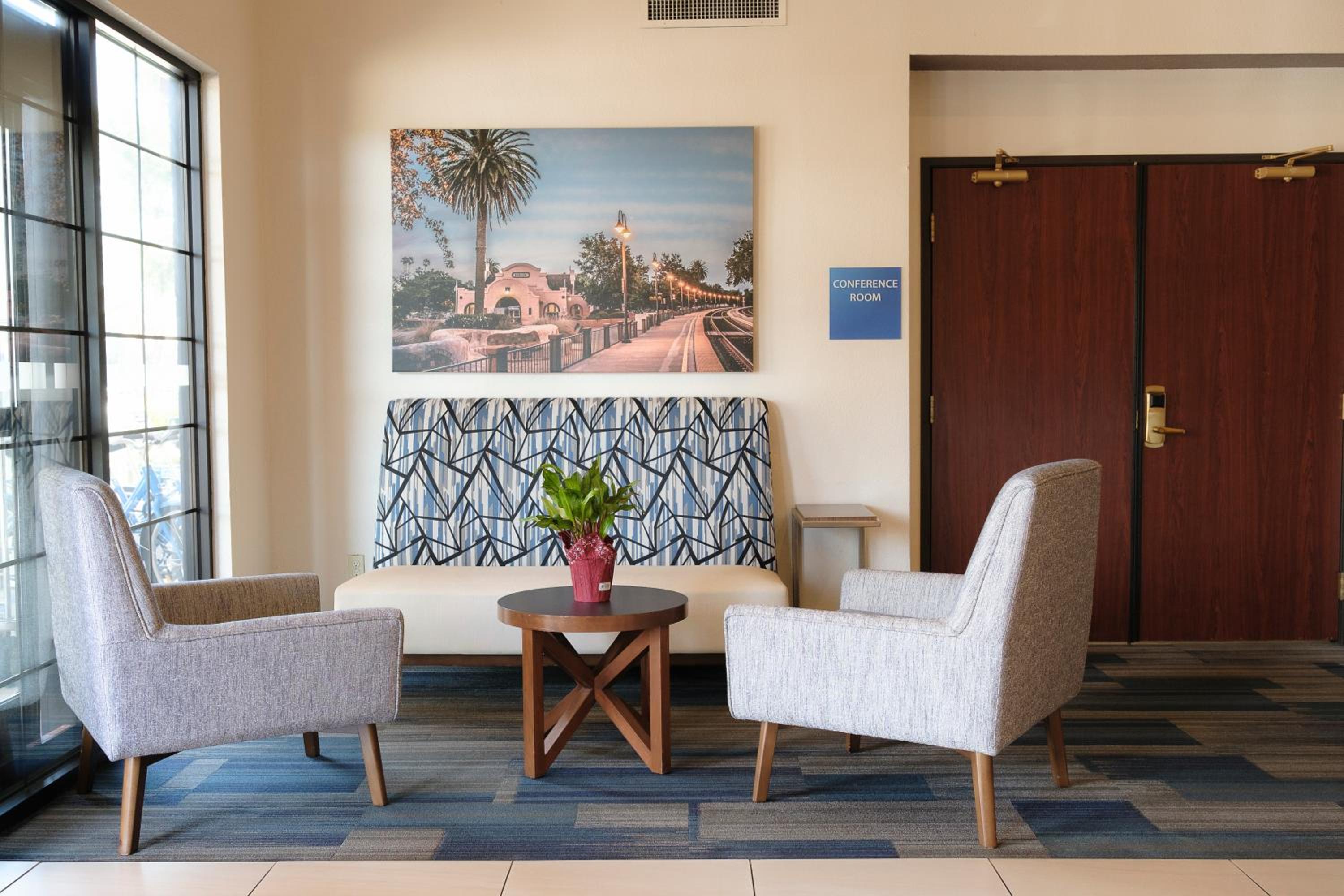 Holiday Inn Express Davis-University Area, an IHG Hotel - Property Image 1