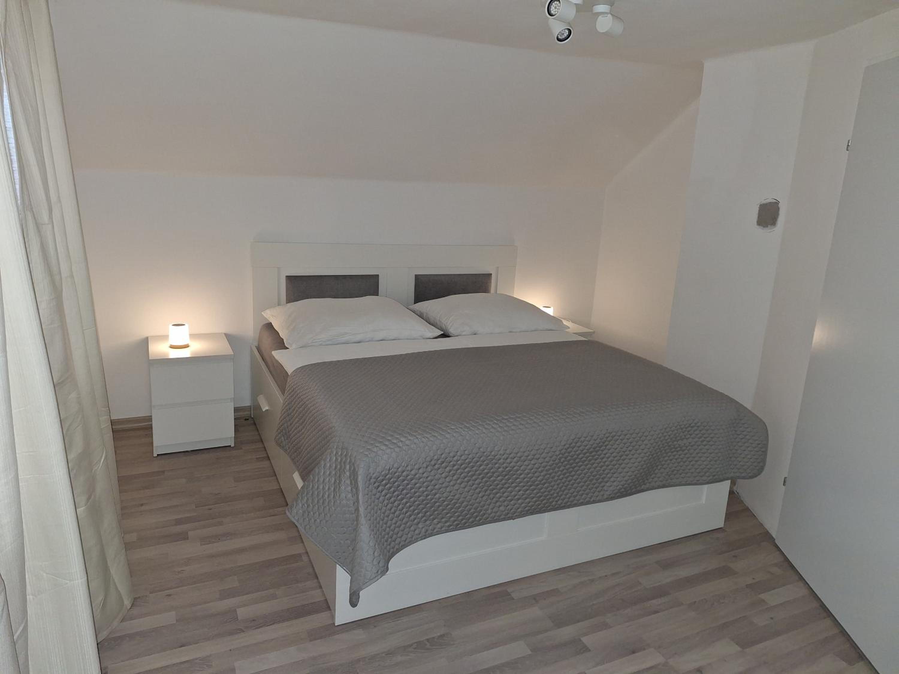 Großzügige 100 m2 Wohnung mit Terrasse