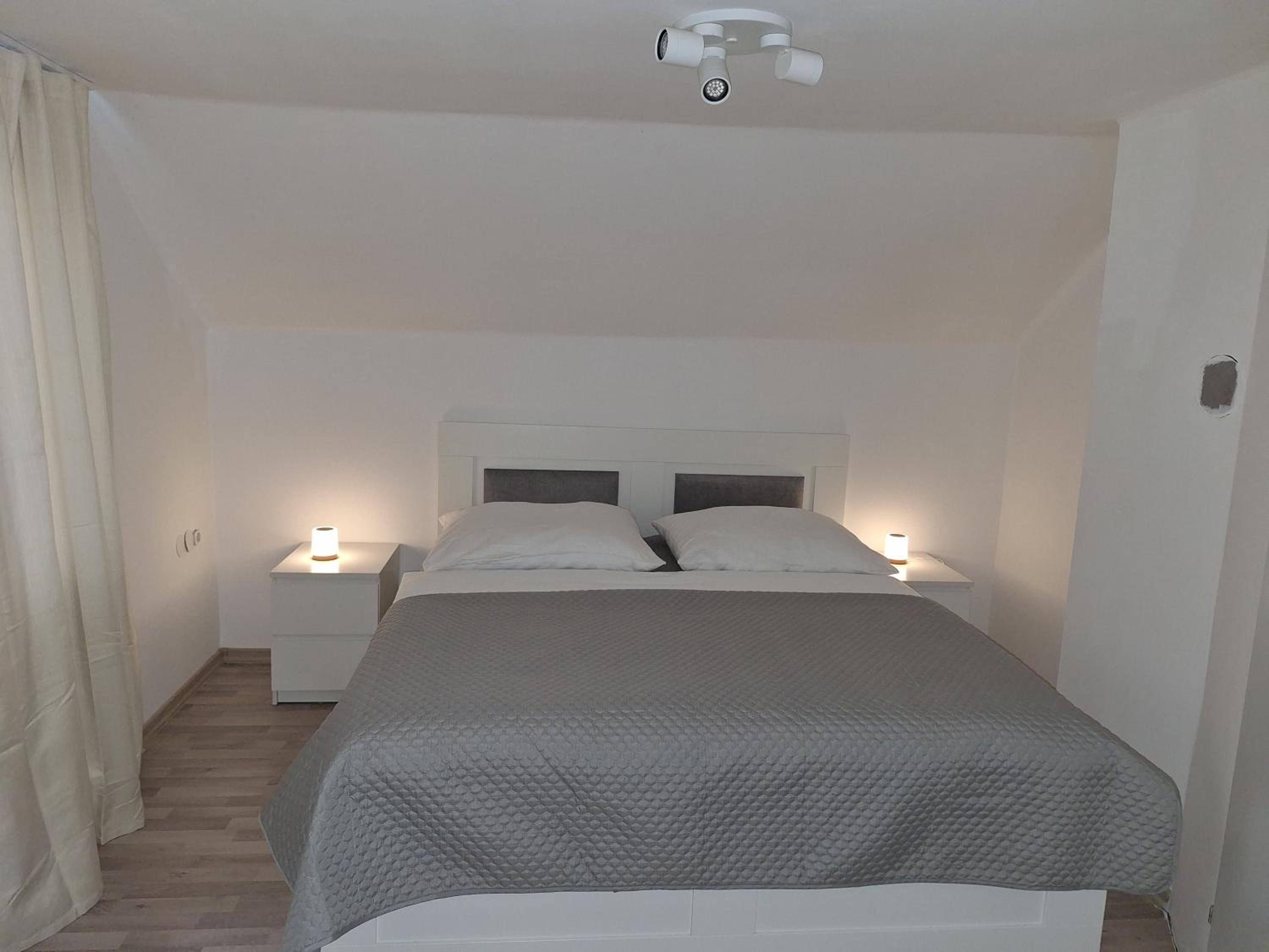 Großzügige 100 m2 Wohnung mit Terrasse