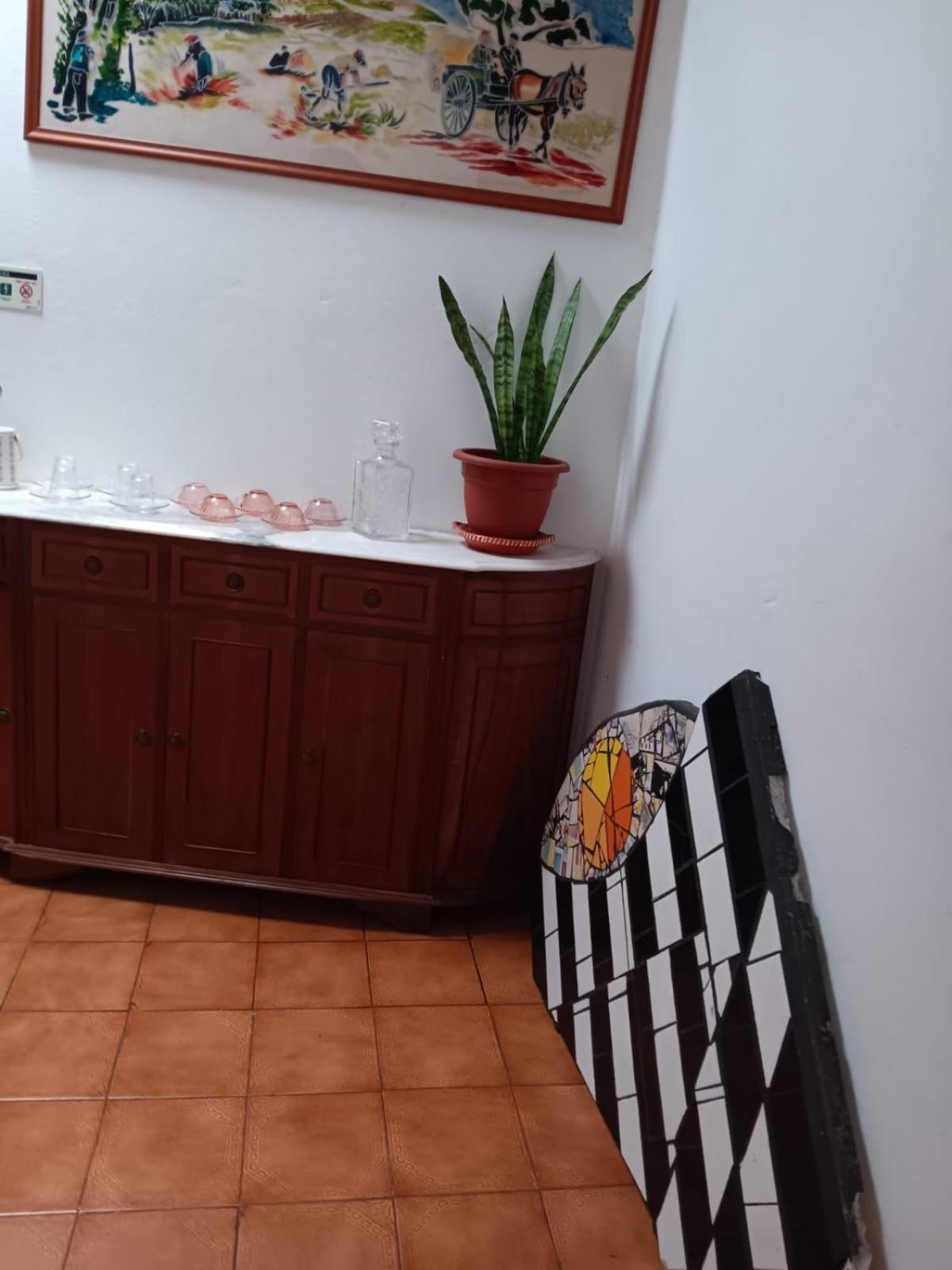 Family Adams House Hostel