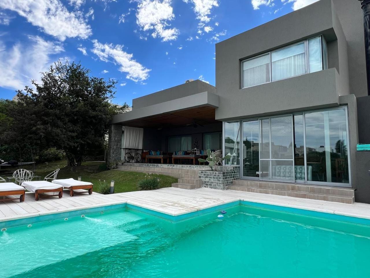 Casa en La Rufina con piscina