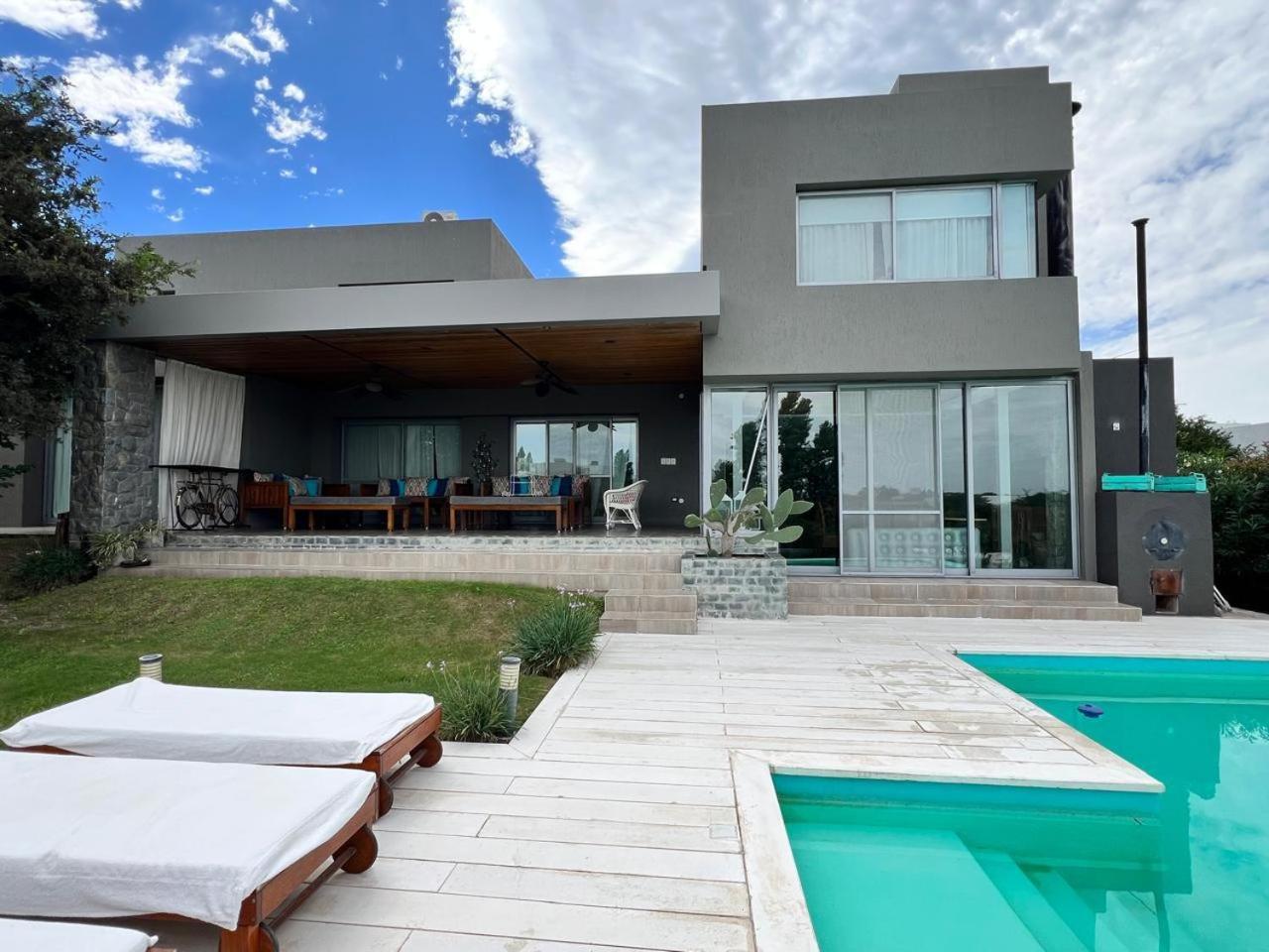 Casa en La Rufina con piscina