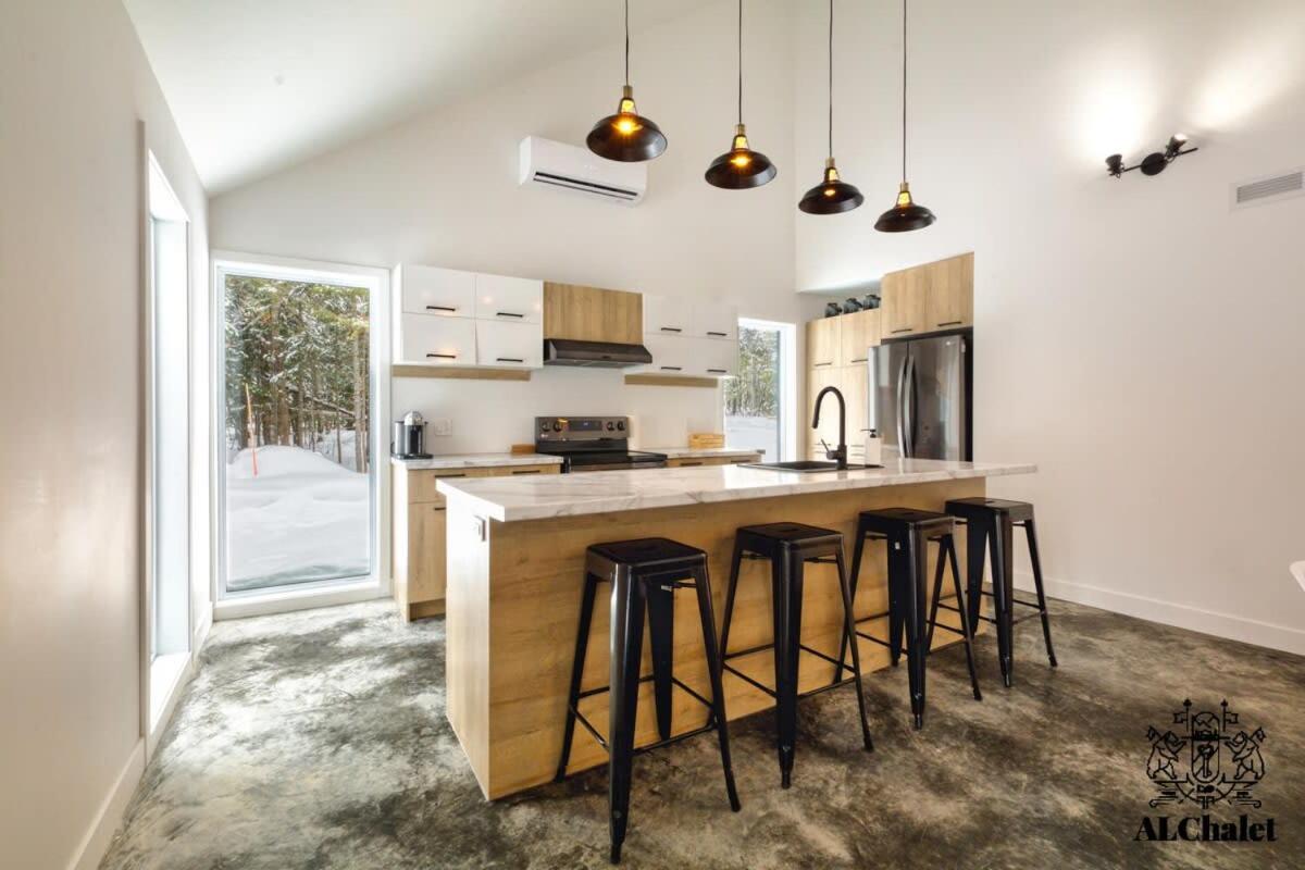 Cocotte d'hiver - Chalereux avec Foyer intérieur view 2