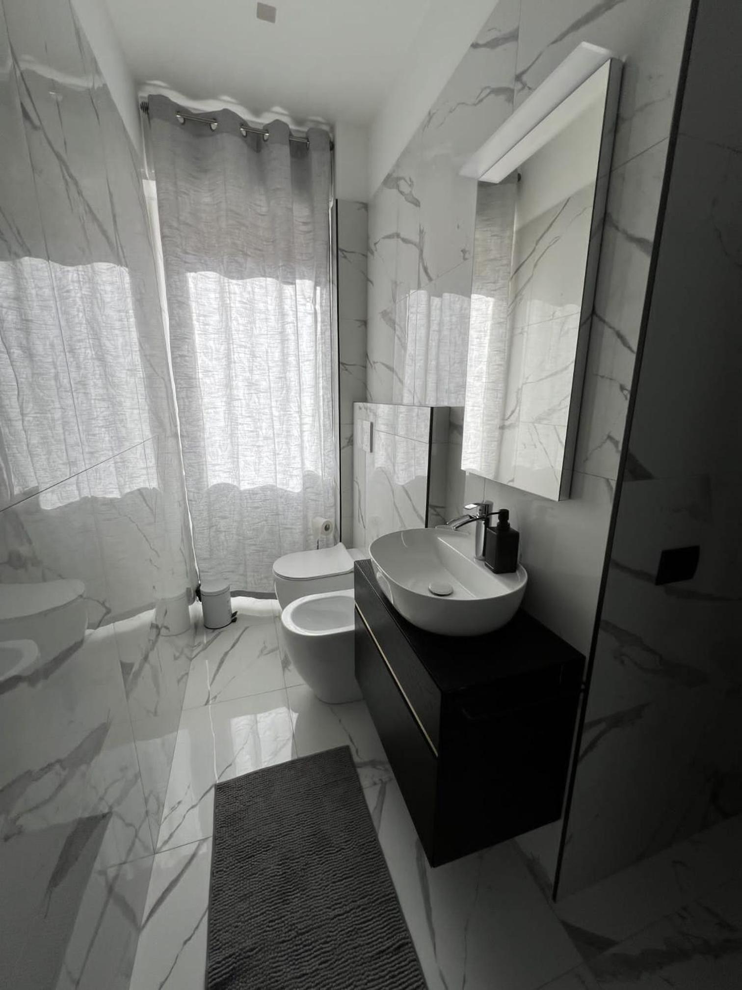 Clio home82 en Rozzano — bathroom