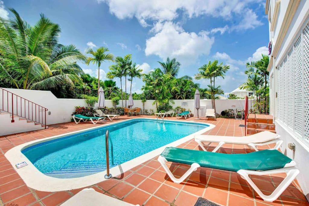 Luxury Apt, near Beach with Pool & Sea view